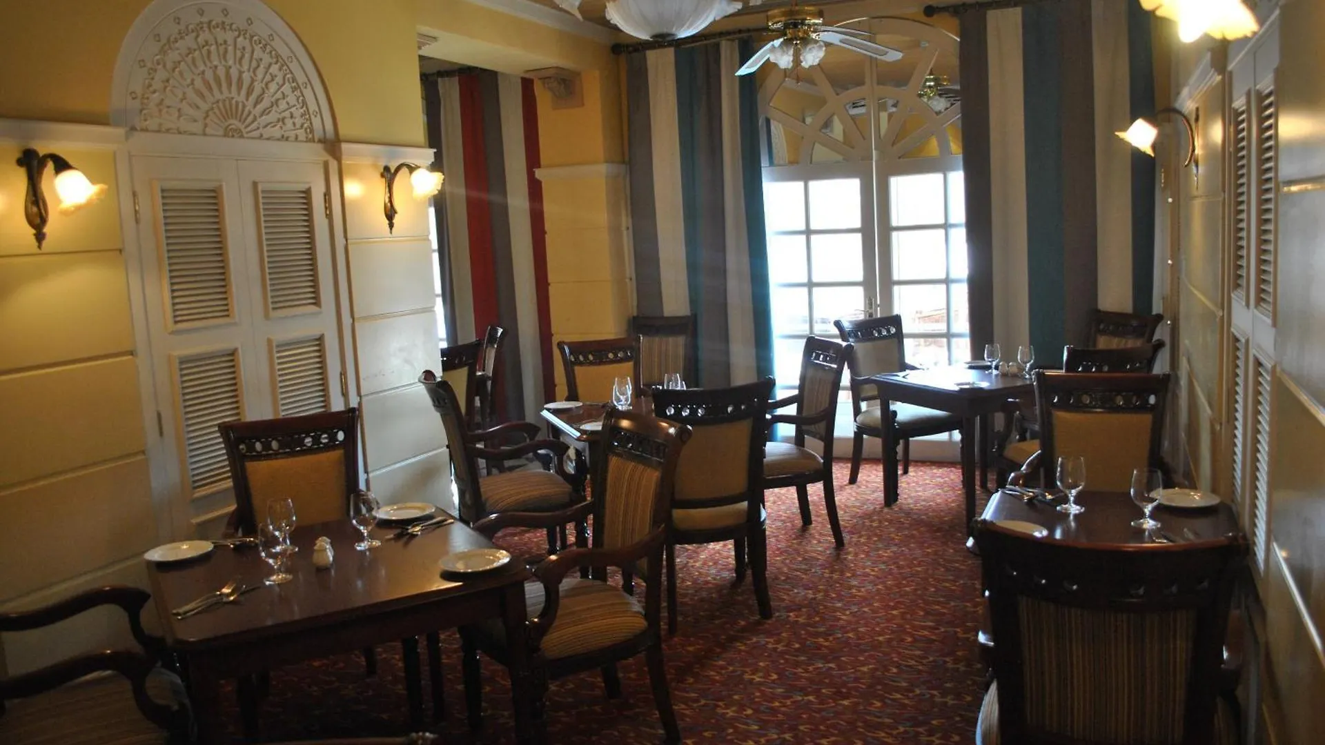 Chelsea Plaza Hotel Дубай